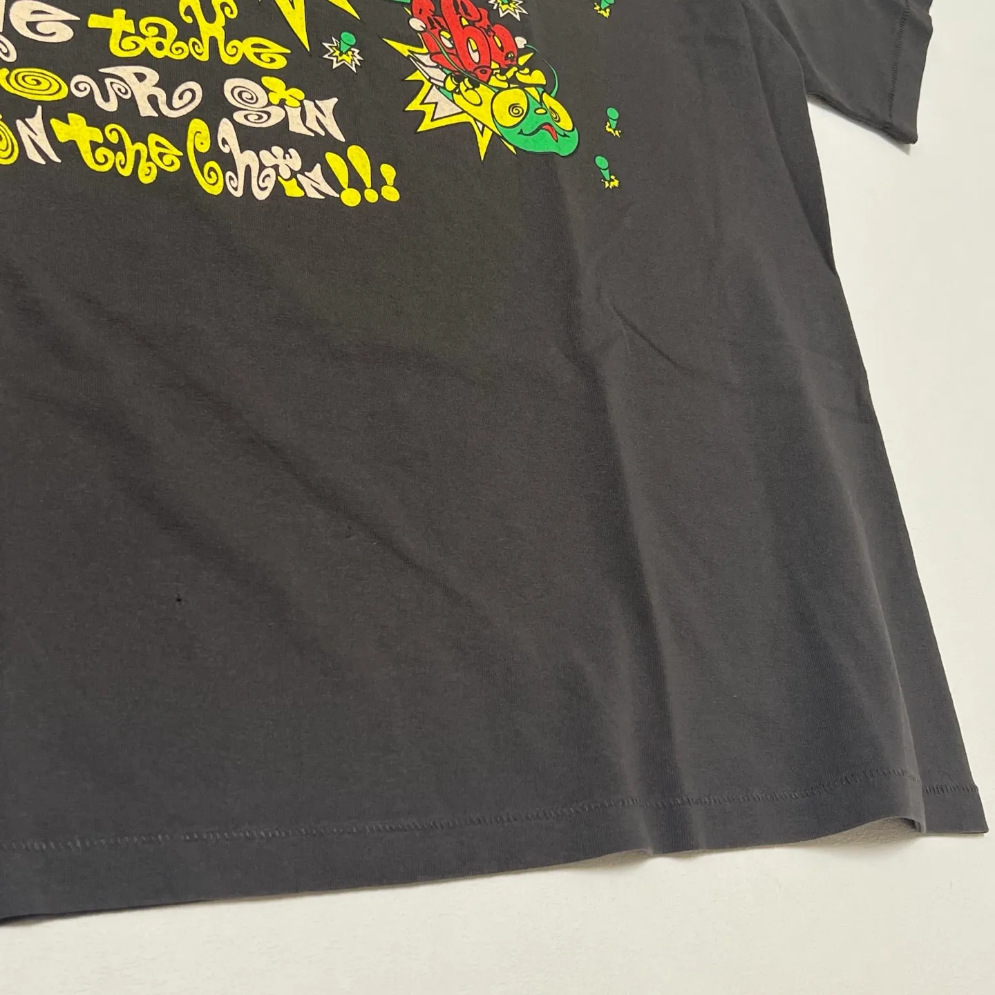 SAINT Mxxxxxx SS TEE/SAINT MX6/BLK Little devil bee distressed TEE, washed black S-XL OE yarn tube fabric, no side seams, Assute garment dyeing, heavy washing, water fading, old hole treatment, correct version, original consistent main mark/wash mark/cherub mark, original consistent printing restoration, distressed treatment, top purchasing agent level